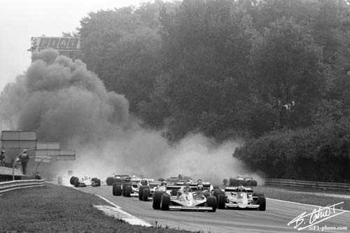 F1, những kình địch cùng đội: Bi kịch mất mạng - 1