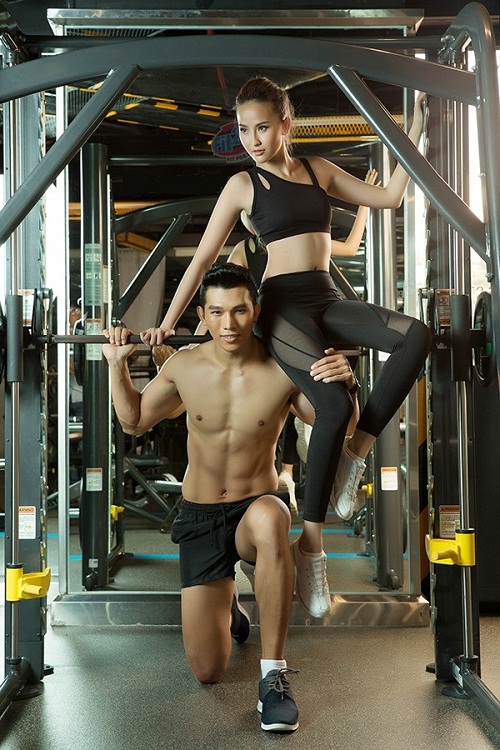 Khánh Ngân khoe body căng nuột bên trai đẹp - 9