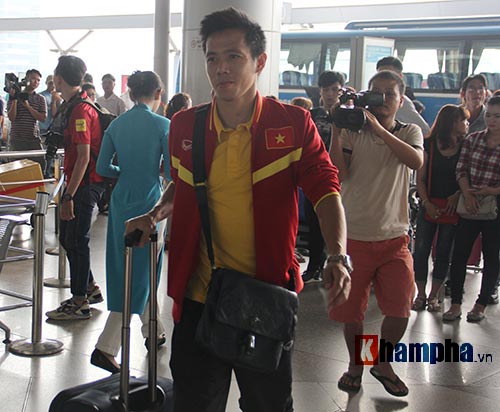 AFF Cup: ĐT Việt Nam đi Indonesia với niềm tin quyết thắng - 13