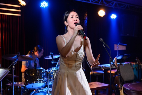 Hồng Nhung quyến rũ khó tin ở tuổi 46 - 2