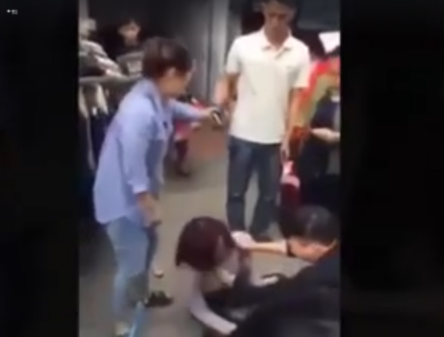 Sự thật vụ cô gái xinh đẹp bị tát giữa đường vì ăn trộm - 1