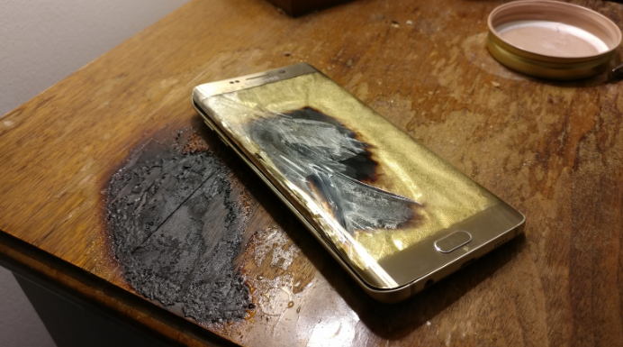 Samsung Galaxy S6 Edge tiếp tục "bén lửa"