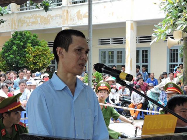 Giết vợ giấu thi thể dưới hầm cầu, chồng khai ”sợ không ai nuôi con”