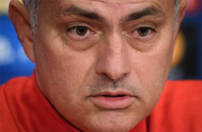 Họp báo MU đá cúp C1: Mourinho “cáu” với Lukaku vụ thoát án tù - 3