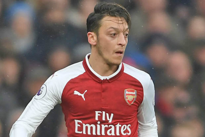 Arsenal đón "sóng dữ": Sanchez - Ozil bỏ tới PSG, Barca - 2
