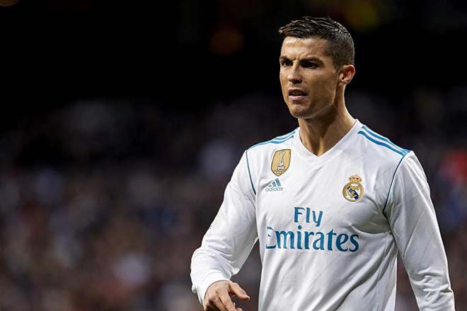 Real lại dậy sóng ngầm: Ronaldo & "cận vệ già" trong "tâm bắn" - 2