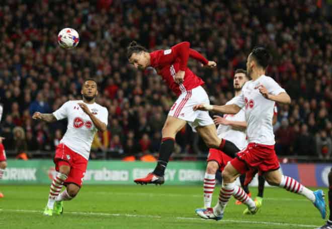 Man City lộ yếu điểm, MU cần "người khổng lồ" Ibrahimovic đá derby - 3