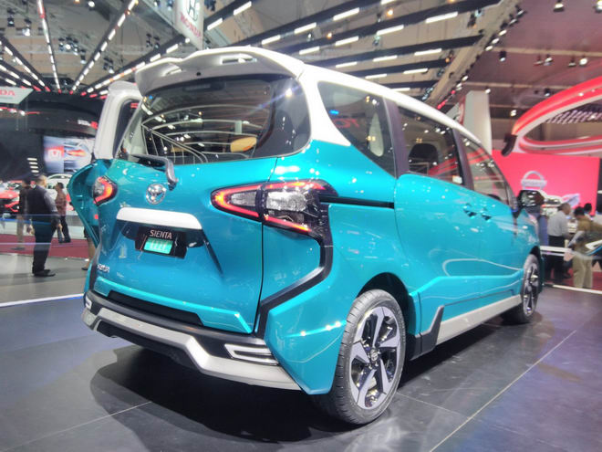 Toyota Sienta Ezzy: Từ xe gia đình thành xe thể thao - 3