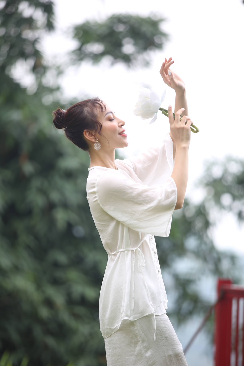 Thu Hà hội ngộ đặc biệt cùng Sao Mai Hiền Anh, “Nguyệt thảo mai“ 2 Thu Hà hội ngộ đặc biệt cùng Sao Mai Hiền Anh,