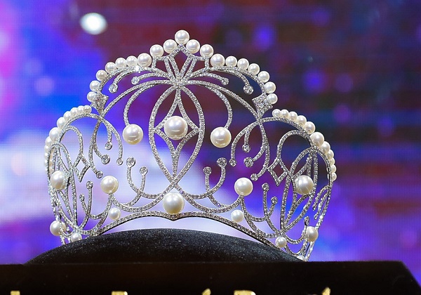 Cận cảnh vương miện 5 tỷ đồng của Hoa hậu Hoàn vũ VN - 1