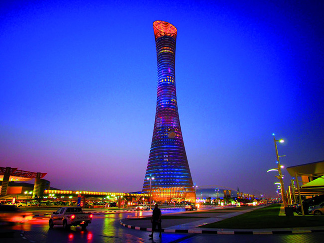 Aspire Tower: Là tòa nhà cao nhất tại Qatar, Aspire Tower được xây dựng năm 2007 với 52 tầng, cao tới 300m.