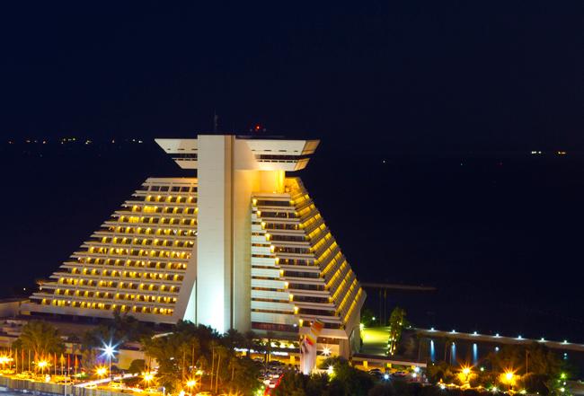 Khách sạn Doha Sheraton, công trình xa hoa bậc nhất ở Qatar.