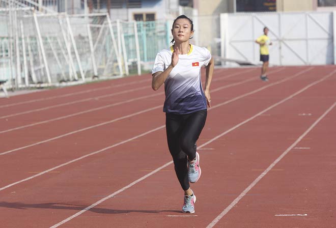 ‘Nữ hoàng điền kinh’ Tú Chinh: Nghỉ Tết 3 ngày, quyết vượt thần tượng Vũ Thị Hương - 1