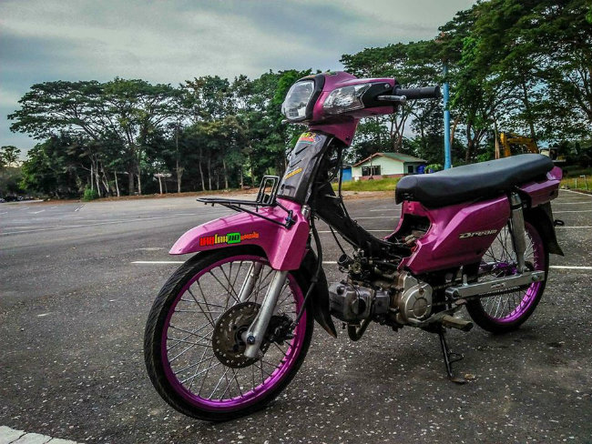 Honda Dream 125 màu trắng độc nhất cập bến Việt Nam giá bán khiến Wave  Alpha ngã ngửa