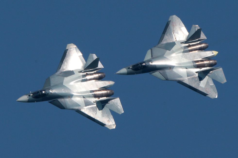 Tiêm kích Su-57 Nga “thử lửa” ở Syria: Dằn mặt F-22 Mỹ? - 1