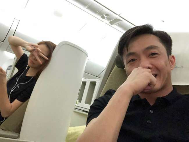 Cuối cùng Cường Đô La cũng hé lộ ảnh cưới với Đàm Thu Trang, không quên kèm theo câu ...