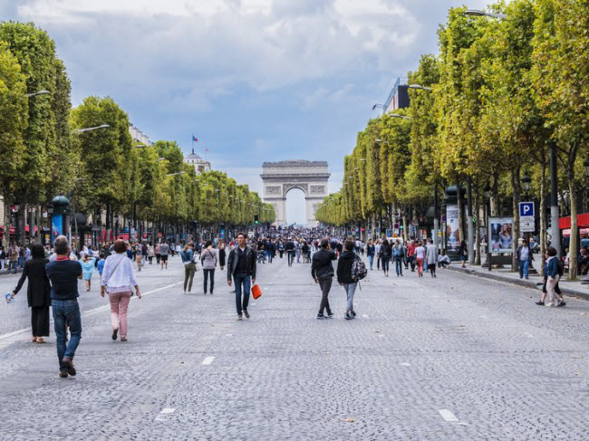 Khải Hoàn Môn nằm ở cuối đại lộ Champs-Elysées được coi là một trong những biểu tượng của thành phố Paris.