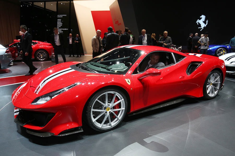 Ngắm siêu ngựa Ferrari Pista ''bằng xương bằng thịt'' tại triển lãm Geneva 2018 - 1