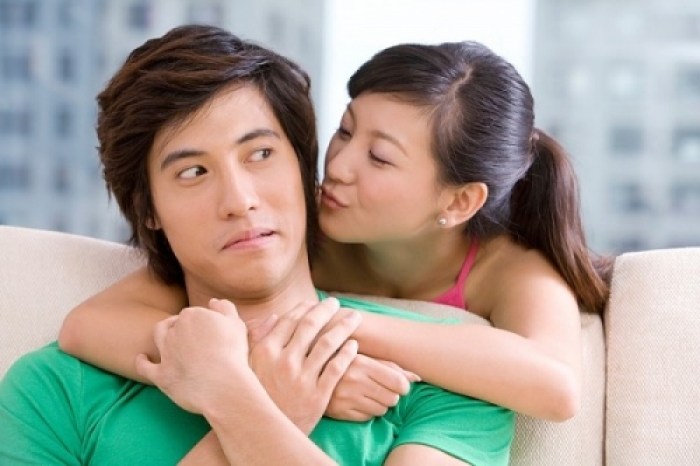 Mùng 8/3, mách chị em bí quyết "giữ chồng" siêu độc - 1