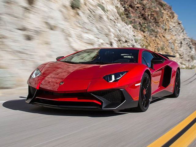 Vì sao Lamborghini không dùng động cơ tăng áp?
