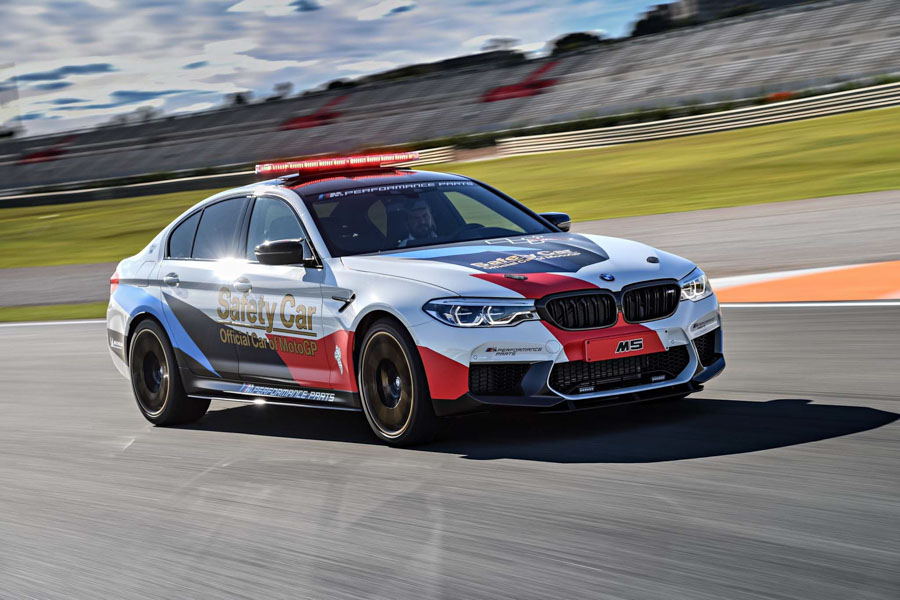 Sedan siêu mạnh BMW M5 2018 làm xe an toàn ở MotoGP - 1
