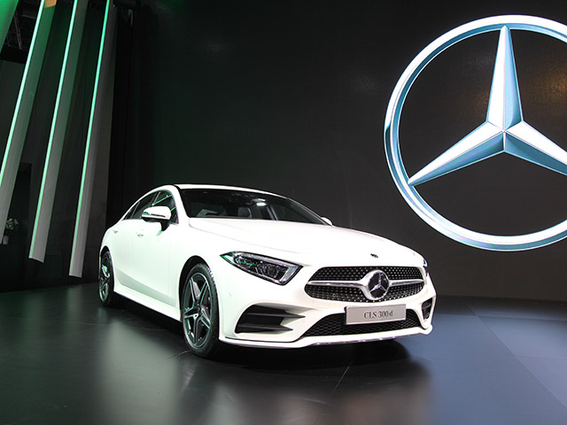 Mercedes ra mắt CLS300 2018 phiên bản máy dầu giá từ 1,8 tỷ đồng