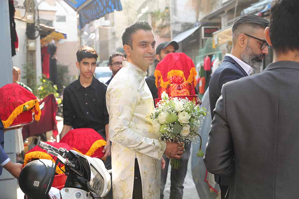 Chồng doanh nhân Ấn Độ đi cùng dàn bê tráp đến hỏi cưới Võ Hạ Trâm - 3
