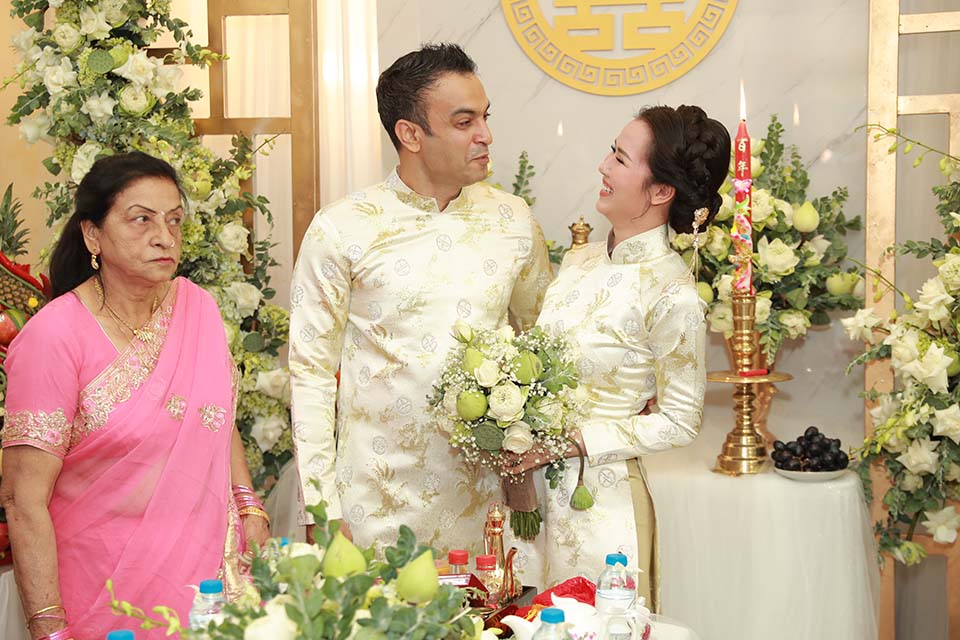 Chồng doanh nhân Ấn Độ đi cùng dàn bê tráp đến hỏi cưới Võ Hạ Trâm - 11