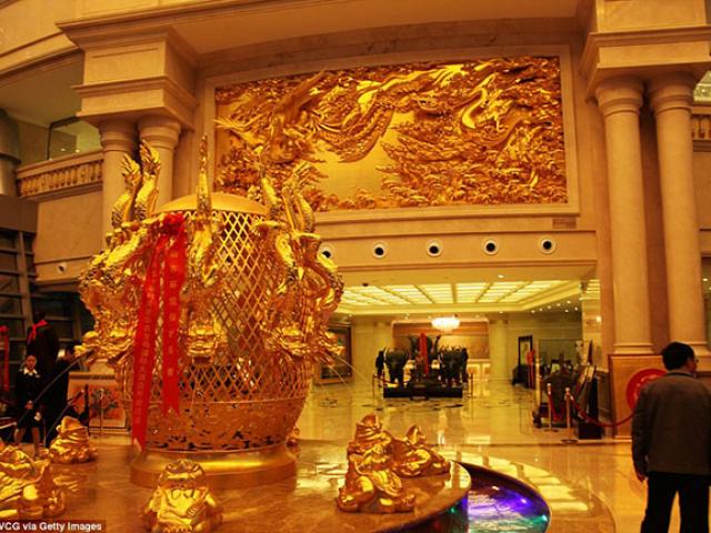 Cuộc sống xa xỉ dát vàng của ngôi làng toàn đại gia ở Trung Quốc