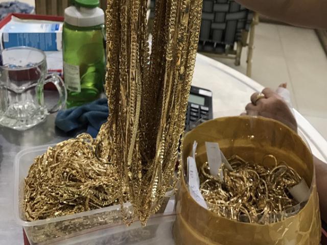 Công an Quảng Nam tìm người sở hữu 230 lượng vàng