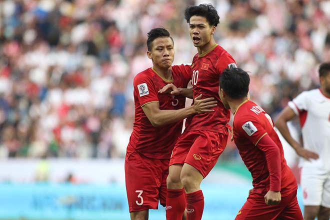 ĐT Việt Nam vào tứ kết Asian Cup: 3 ngôi sao đặc biệt xuất sắc là ai? - 1