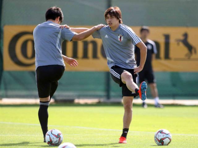 ĐT Nhật Bản ”luyện võ” giữa trưa nắng đấu Việt Nam tứ kết Asian Cup