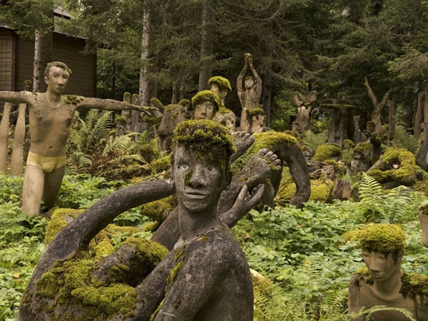 Công viên kỳ dị nhất thế giới, hàng trăm bức tượng khỏa thân nằm la liệt 1548210464-938-cong-vien-ky-di-nhat-the-gioi-hang-tram-buc-tuong-khoa-than-nam-la-liet-1-1548129223-width600height450