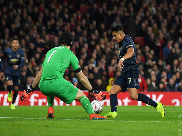 Arsenal - MU: An attractive pair, stunning 2 minutes 2 goals