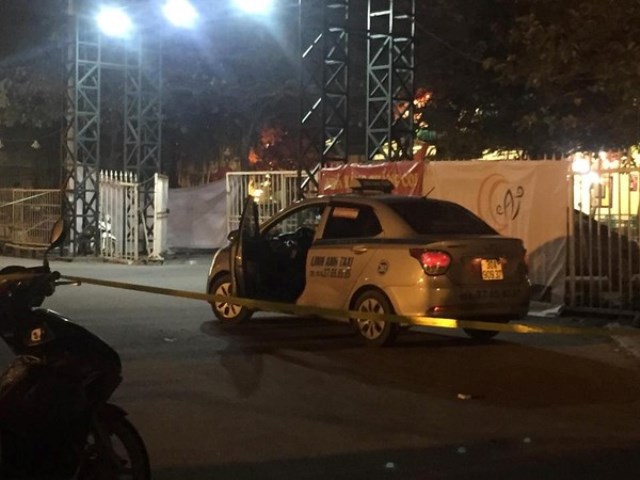 Trước khi gục ở cửa SVĐ Mỹ Đình, tài xế taxi nghi bị cứa cổ đã phát tin cầu cứu - 2