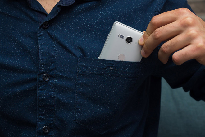 Đây là những smartphone nhỏ nhưng có pin “trâu” nhất - 1