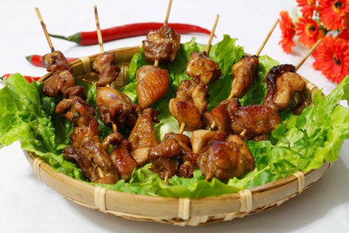 Cách làm món đùi gà long phượng thơm ngon, hấp dẫn Cach-lam-mon-dui-ga-long-phuong-thom-ngon-hap-dan-1-1549295613-645-width490height327