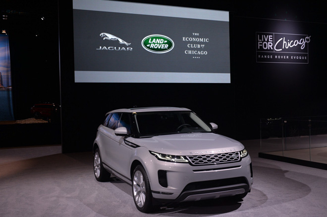 LandRover công bố giá bán cho Range Rover Evoque 2020 từ 42.650 USD - 1