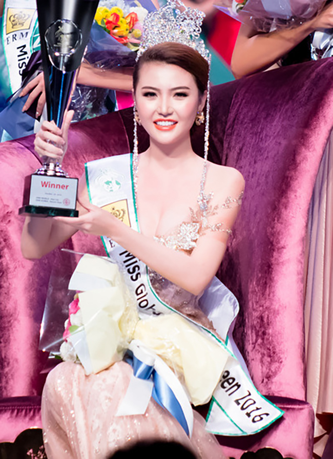 Trước đó, mỹ nhân quê Vũng Tàu nổi tiếng khi đăng quang Nữ hoàng sắc đẹp toàn cầu 2016, diễn ra tại Hàn Quốc.