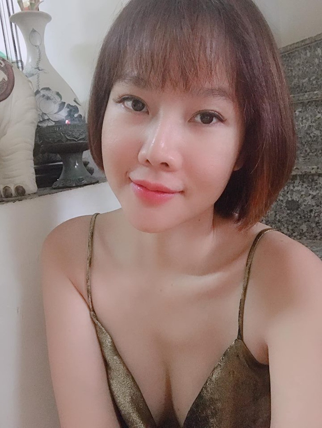 Dương Yến Ngọc sinh năm 1979, năm nay 40 tuổi song cô vẫn gây chú ý với những phát ngôn thẳng và thật cùng nhan sắc xinh đẹp, trẻ trung.