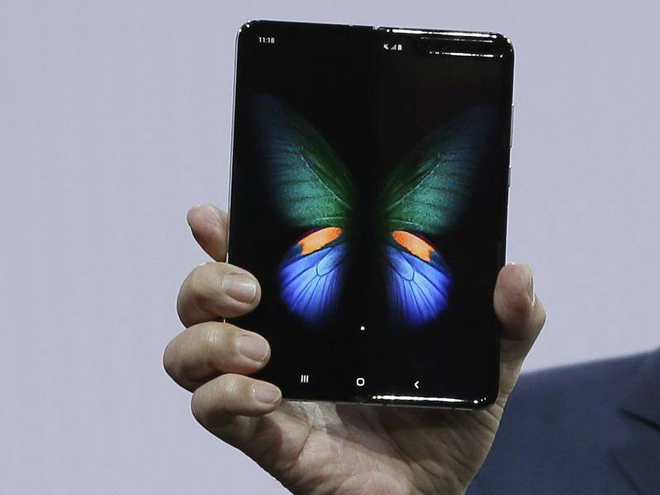 Xuất sắc là thế nhưng Galaxy Fold vẫn chưa được bán ra ngay - 1