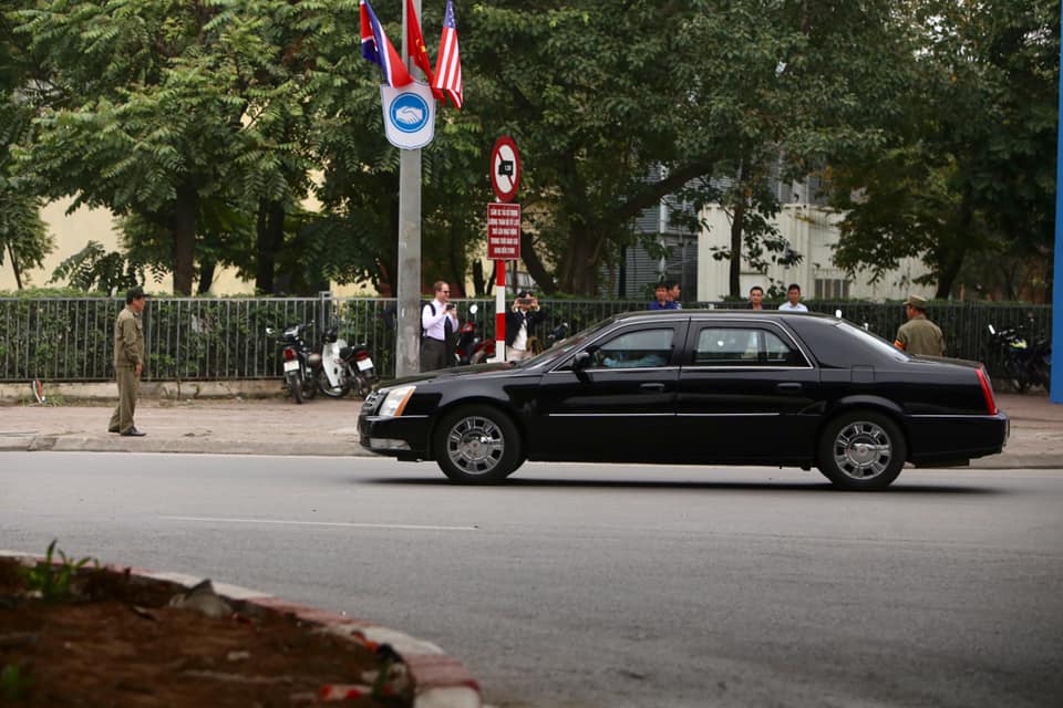 TRỰC TIẾP: Tổng thống Trump lên "Quái thú", hướng về sân bay Nội Bài - 5