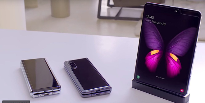 Galaxy Fold thực sự là "cơn ác mộng" của iPhone - 1