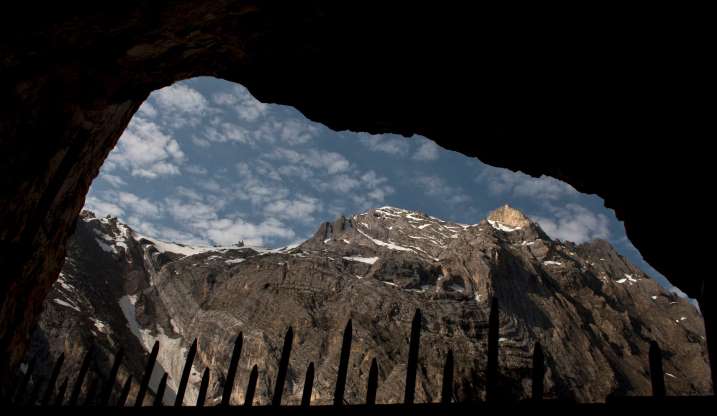 Bí ẩn bên trong những hang động huyền bí nhất Ấn Độ 1551869498-234-nhung-hang-dong-huyen-bi-nhat-an-do-7-1551669103-width717height416
