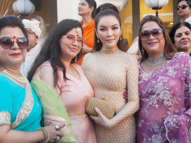 Ly Nha Ky is attending a 7-day Indian female biliwnist wedding in Phu Quoc