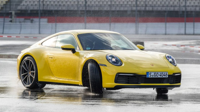Porsche 911 mới an toàn hơn với chế độ lái trên đường ướt Wet Mode - 1