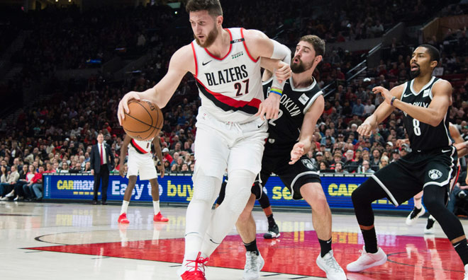 Đang thi đấu sao bóng rổ NBA ngã gãy chân, chia tay sớm mùa giải - 1