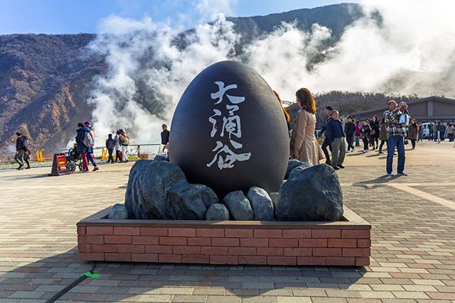 Loại trứng đen kỳ lạ của người Nhật, ai cũng ao ước được ăn 1 lần