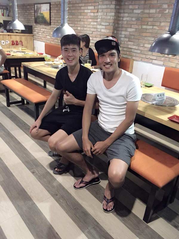 Phong cách đời thường trẻ trung của “hot boy sân cỏ” Đỗ Duy Mạnh - 5