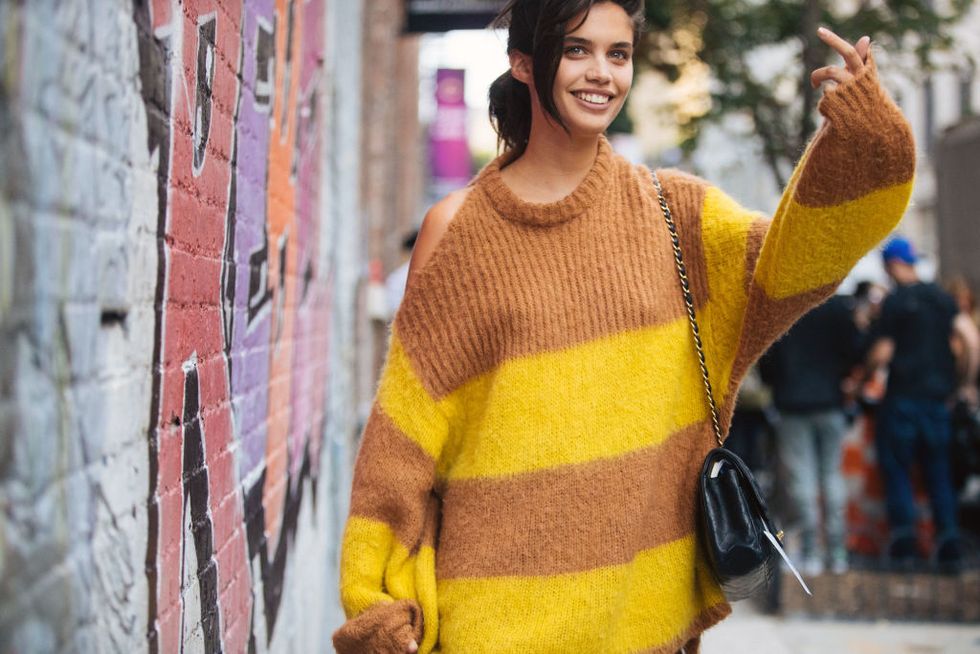 26 cách mặc áo len dáng rộng rất sành điệu trong mùa rét này - 16